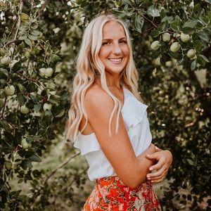 Meet your Posher, Claire